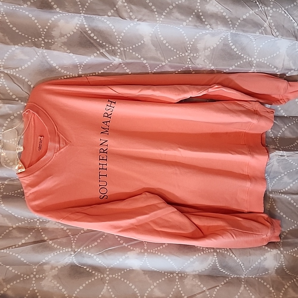 Southern Marsh, coral, crewneck sweatshirt, excellent condition, size medium